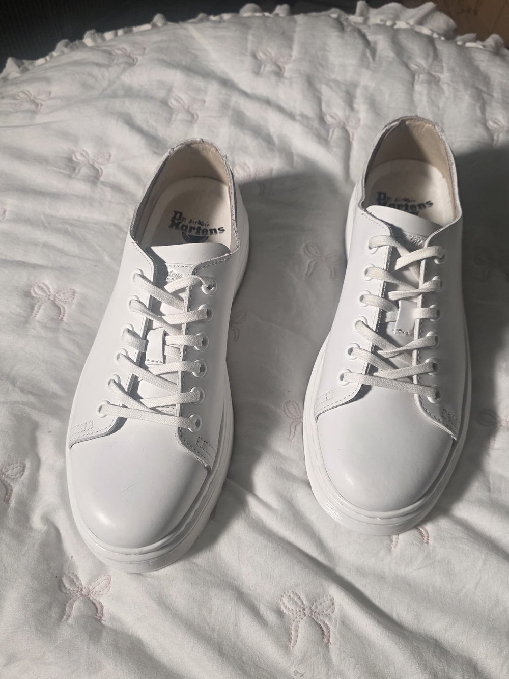 NEW NO BOX- Dr. Martens Dante White Leather 6-Eye Sneakers Women’s 9 / Men’s 8
